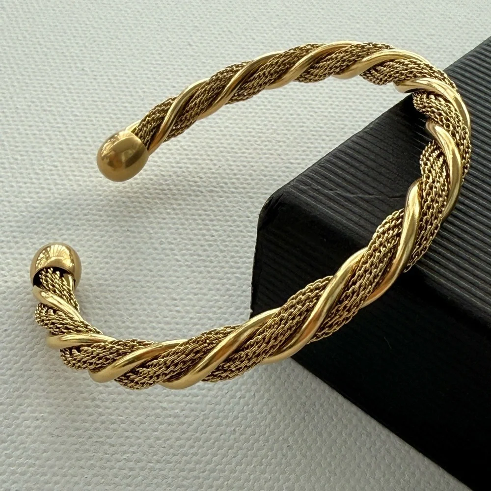 18K Gold Stainless Steel Twisted Bangle New Trendy Waterproof Jewelry